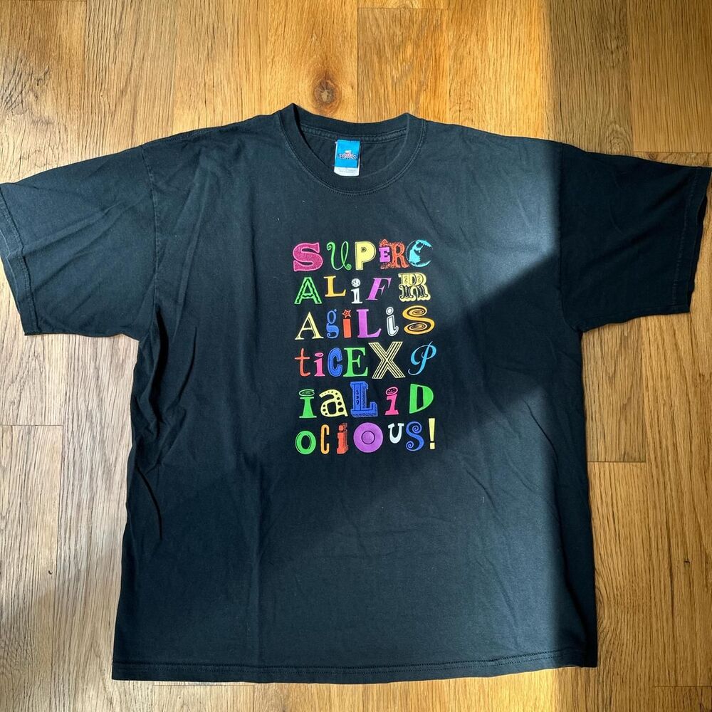 Vintage 00’s Mary Poppins Disney Shirt Size: XL